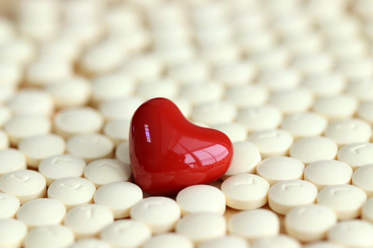 Como administrar medicamentos para idosos? Veja 7 sugestões!
