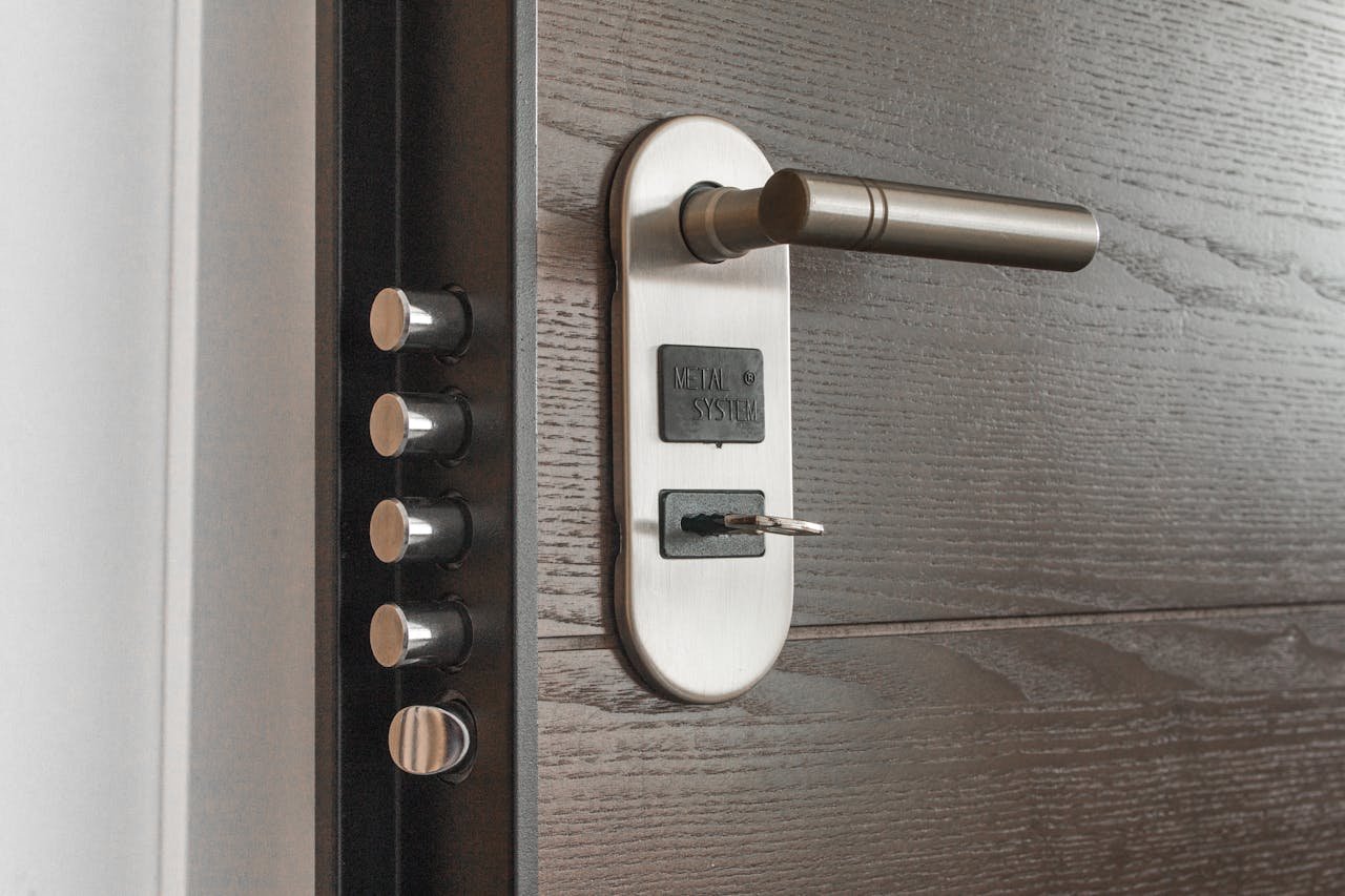 instalar fechaduras inteligentes em casa